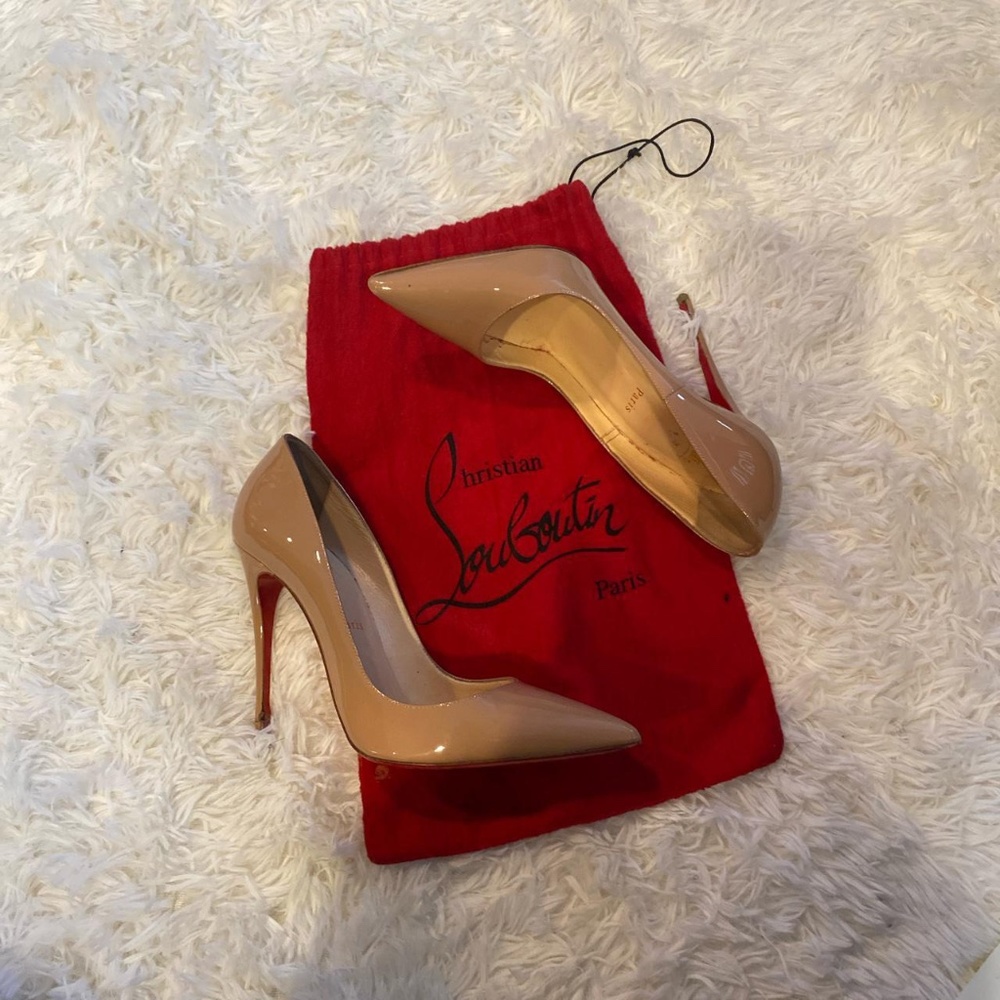 Christian Louboutin So Kate Heels